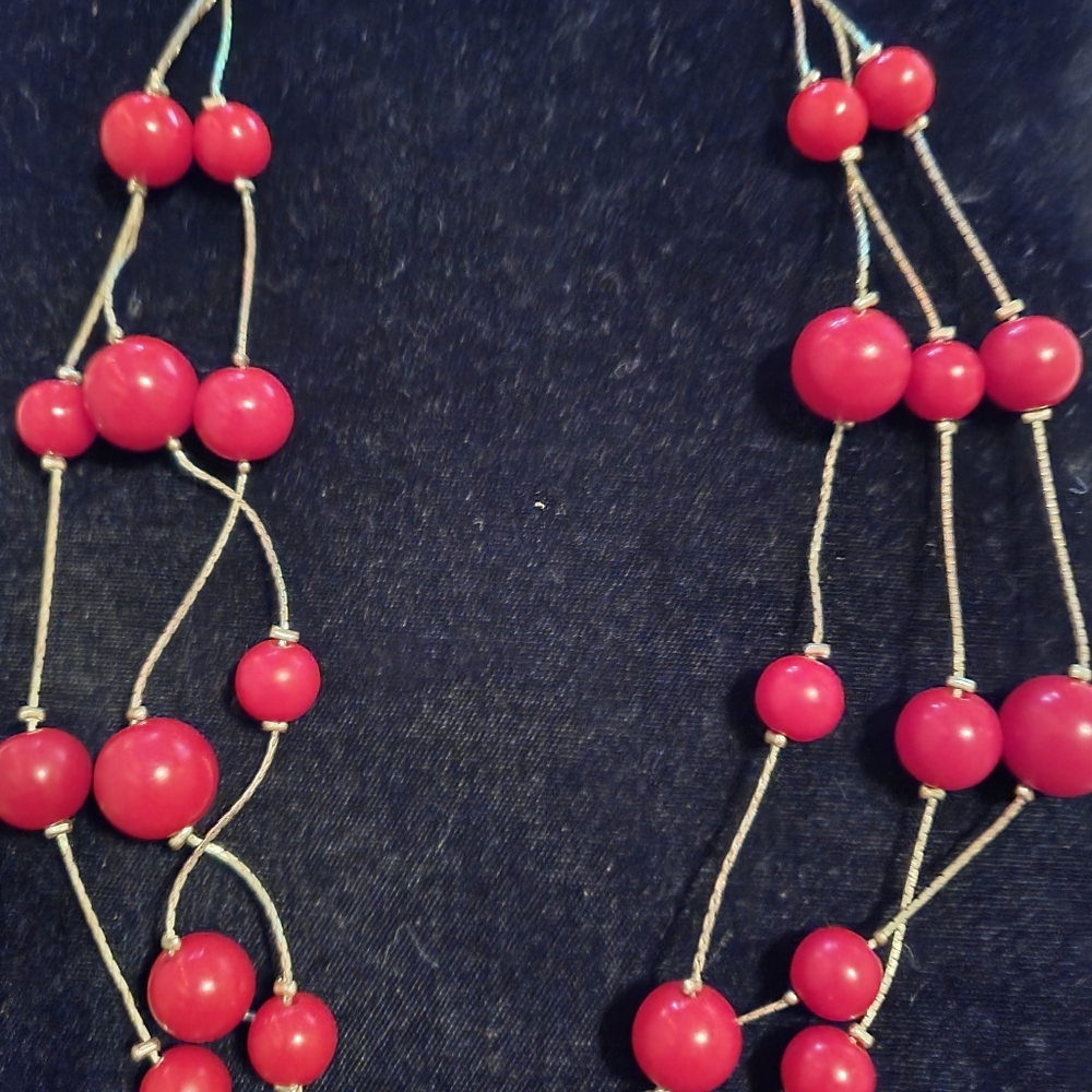 Red ball necklace